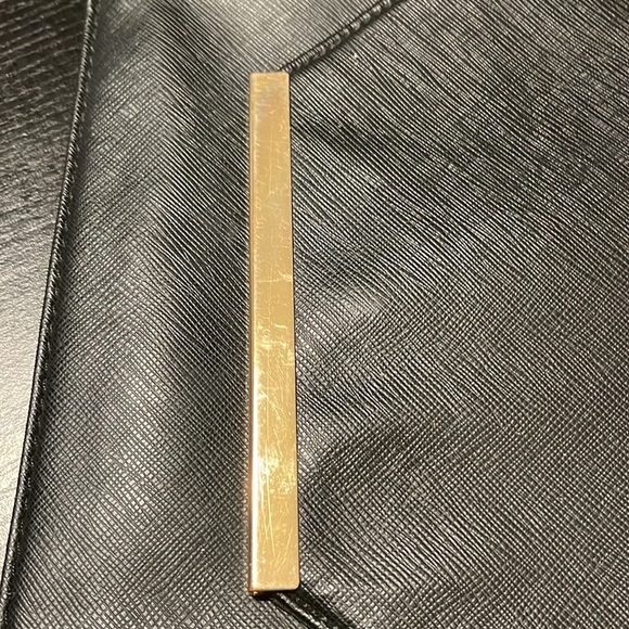 Black textured vinyl shoulder bag with gold hardware - Picture 3 of 10